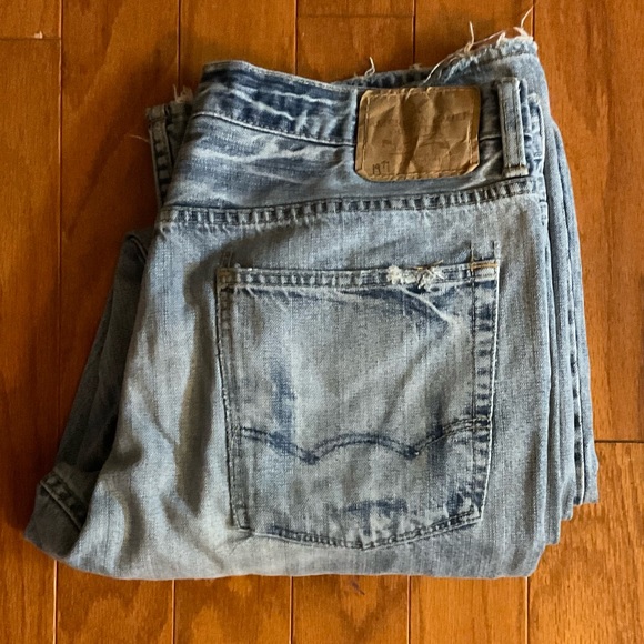 Men’s American Eagle Worn & Torn In All The Right Places Zipper 🪰 Blue Jeans! - Picture 8 of 9